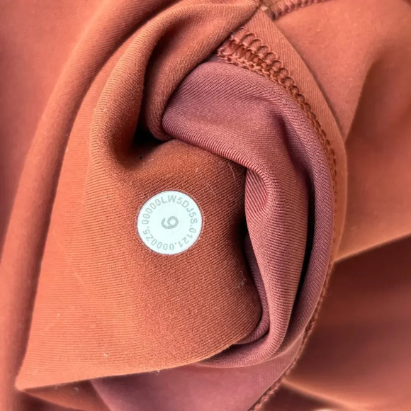 Lululemon Invigorate High-Rise Tight 28" Dark Terracotta Size 6 - Picture 5 of 5